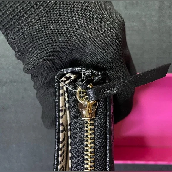 Juicy Couture Black Faux Leather Gold Bifold Beaded Heart Wallet Zipper NEW NWT - Picture 12 of 14